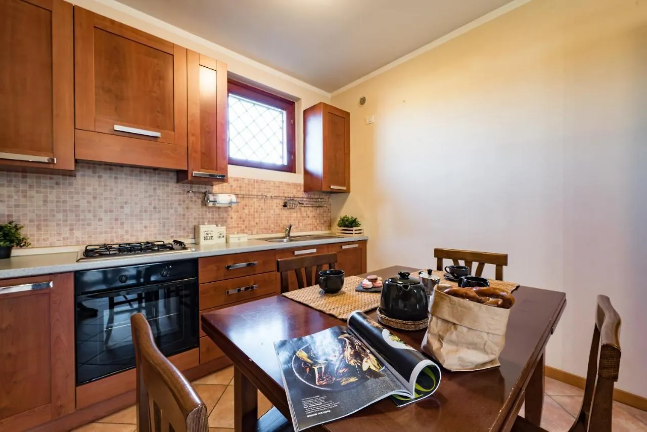 Apartamento Gardappartamenti Artisti Pool Desenzano del Garda