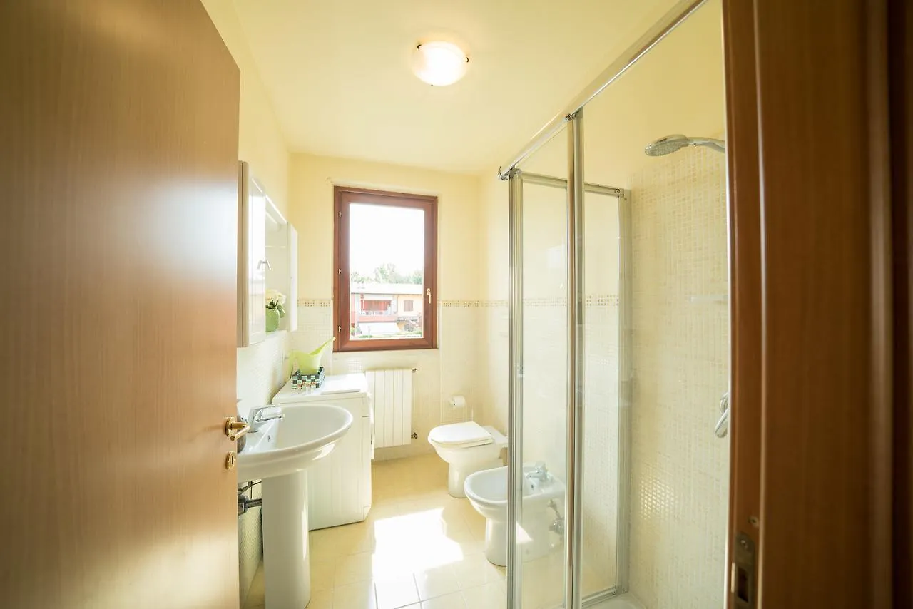 Apartment Gardappartamenti Artisti Pool Desenzano del Garda